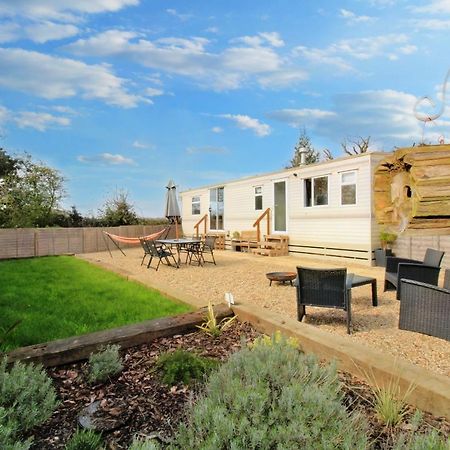 Orchard View Retreat - Dog Friendly, Enclosed Private Garden With Weather Dependant Hot Tub - Not On A Holiday Park Little Clacton 外观 照片
