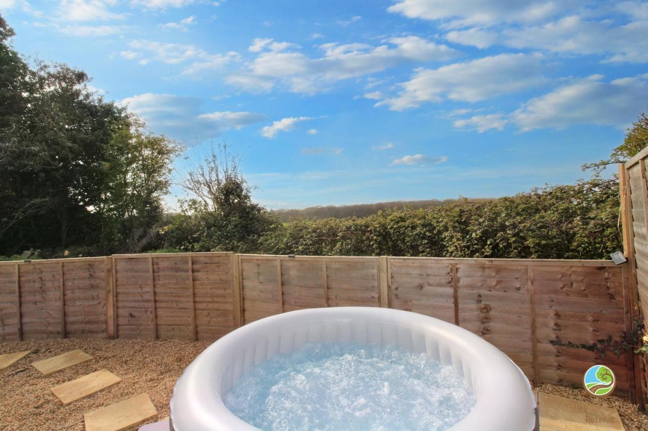 Orchard View Retreat - Dog Friendly, Enclosed Private Garden With Weather Dependant Hot Tub - Not On A Holiday Park Little Clacton 外观 照片