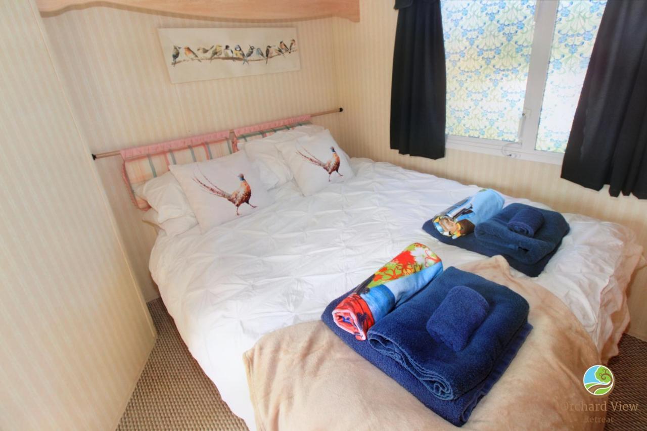 Little ClactonOrchard View Retreat - Dog Friendly, Enclosed Private Garden With Weather Dependant Hot Tub - Not On A Holiday Park别墅 外观 照片